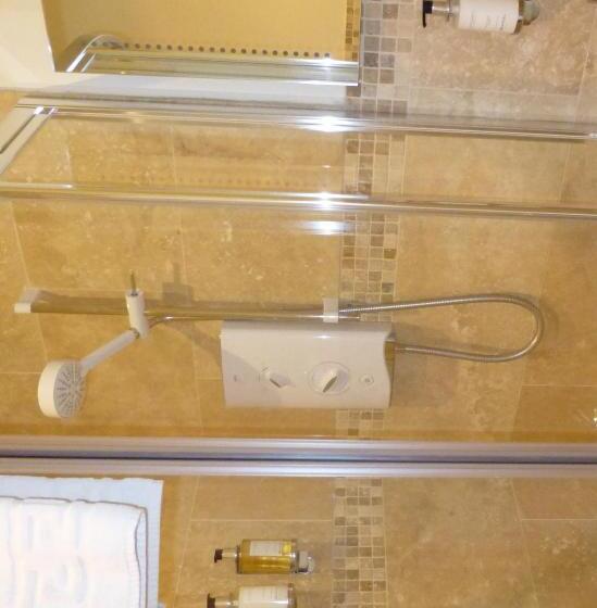 スタンダードシングルルーム, The Five Arrows