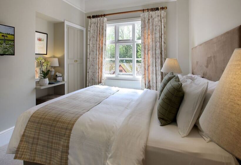 スタンダードルーム, The Five Arrows