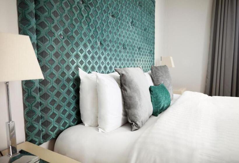 غرفة تنفيذية, The Malvern