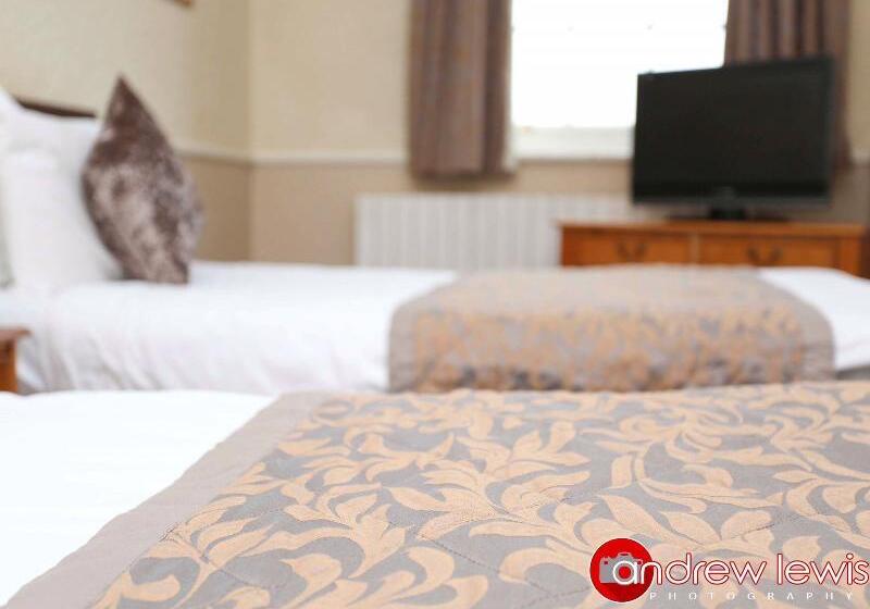 חדר סטנדרט, The Station Apart