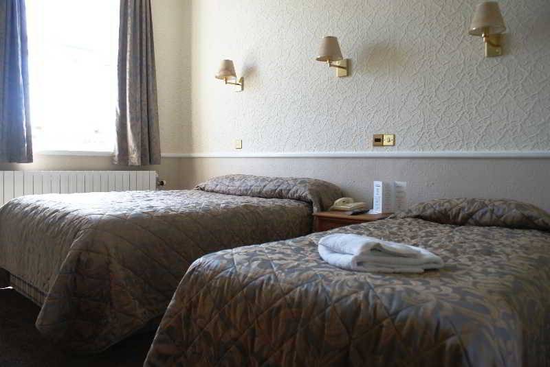 חדר סטנדרט, The Station Apart