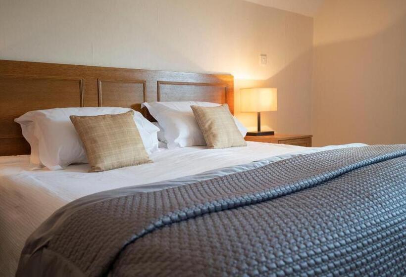 Семейный Номер, The Stratford Park Hotel & Golf Club