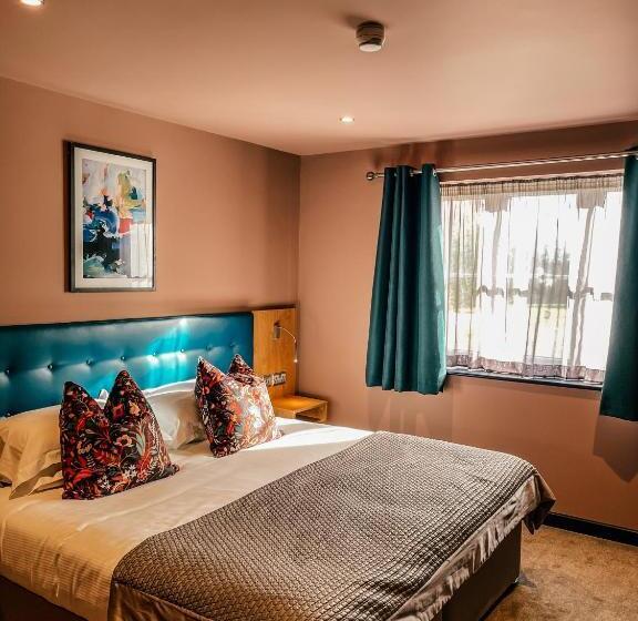 Номер Superior Кровать Кинг, The Stratford Park Hotel & Golf Club