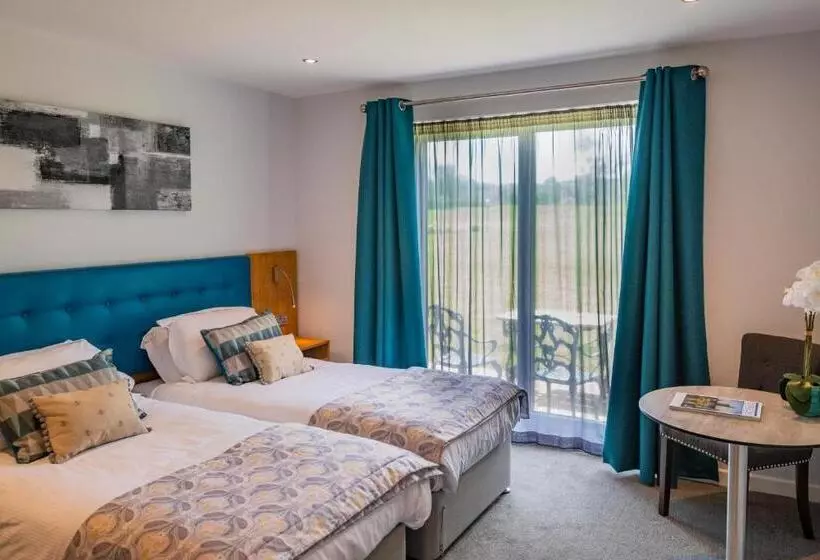 テラス付きデラックスルーム, The Stratford Park Hotel & Golf Club
