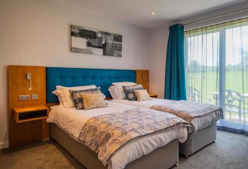 テラス付きデラックスルーム, The Stratford Park Hotel & Golf Club