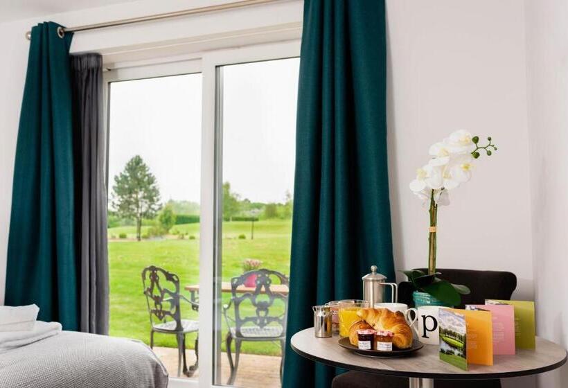 Номер Deluxe с Террасой, The Stratford Park Hotel & Golf Club