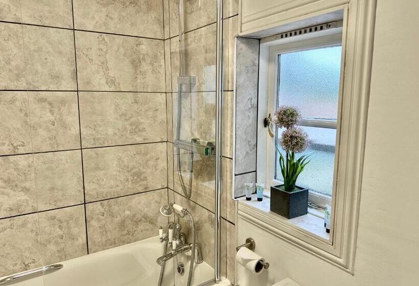 高级大房间, The Unicorn Inn