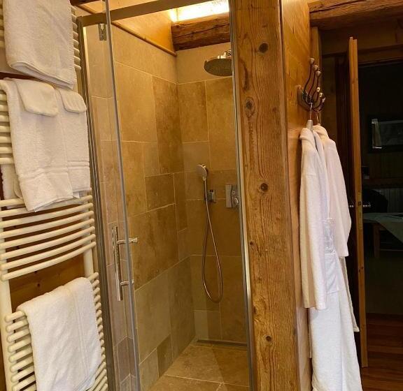 חדר משפחתי, Les Chalets De La Serraz