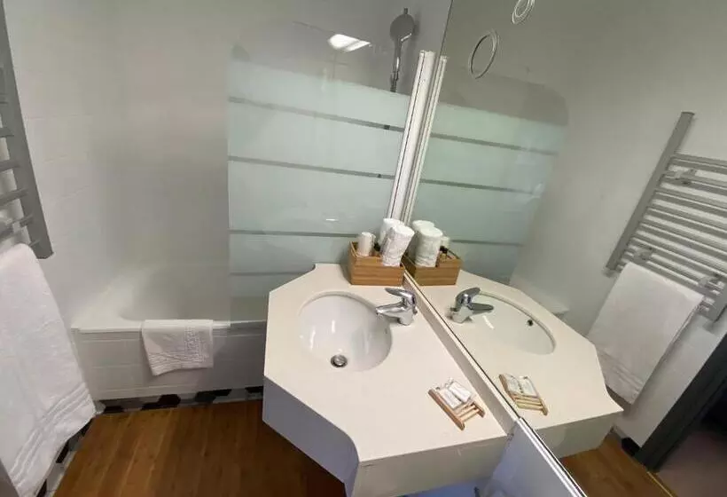 スタンダードトリプルルーム, Savoie Hotel Aux Portes De Genève