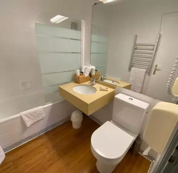 スタンダードトリプルルーム, Savoie Hotel Aux Portes De Genève