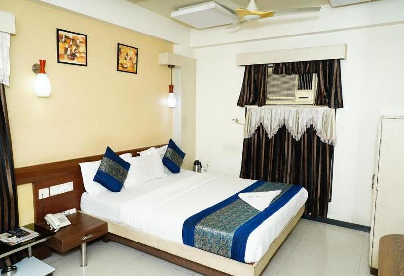 标准间, Marshall The