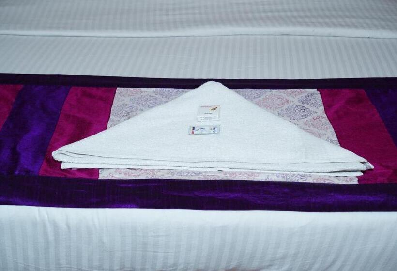 带大床的豪华间, Marshall The