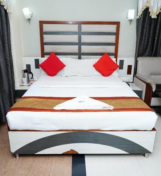 标准间, Marshall The