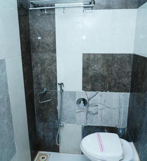 标准间, Marshall The