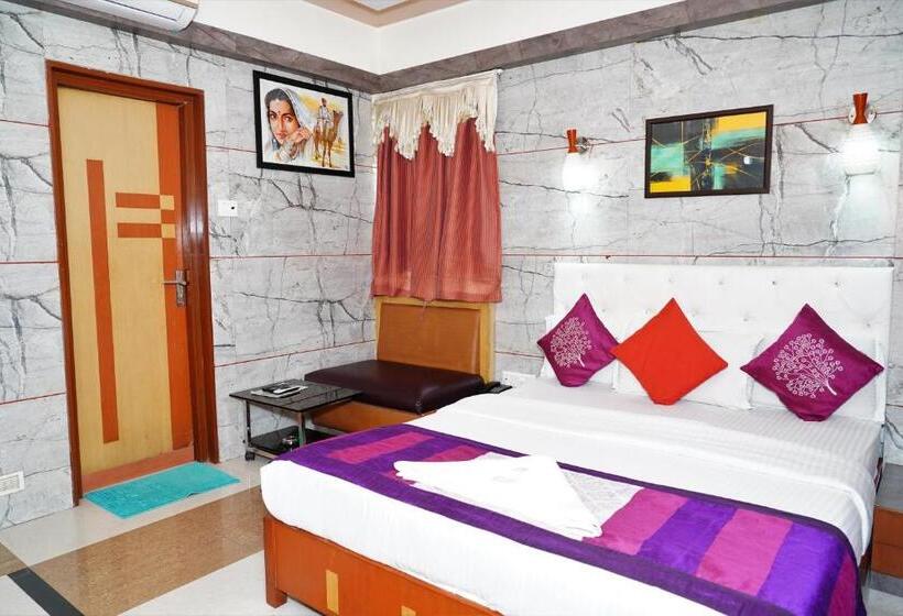 带大床的豪华间, Marshall The