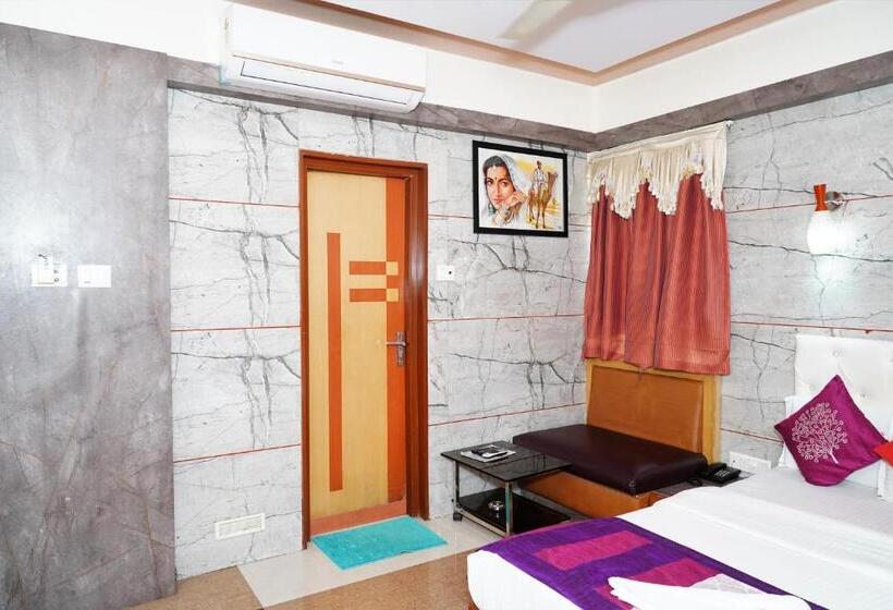 带大床的豪华间, Marshall The