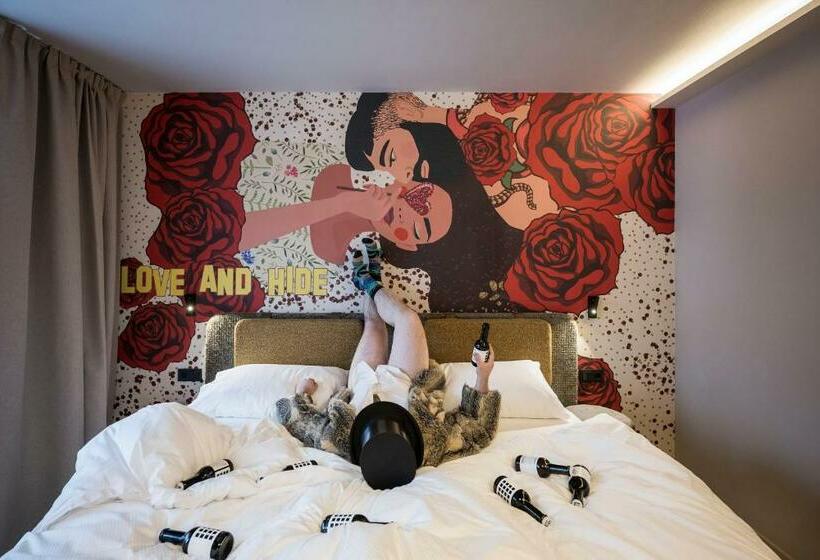 חדר דלוקס, Badia Hill