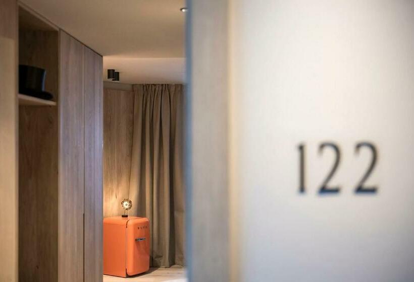 חדר דלוקס, Badia Hill