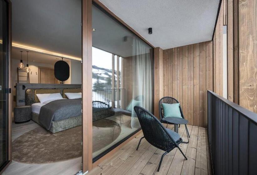 חדר דלוקס, Badia Hill