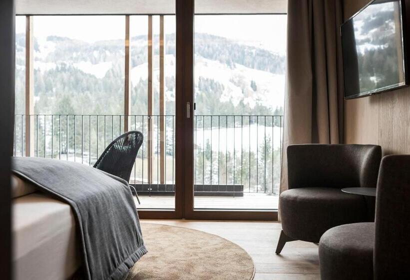 חדר דלוקס, Badia Hill