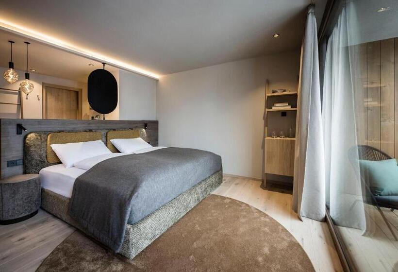 חדר דלוקס, Badia Hill