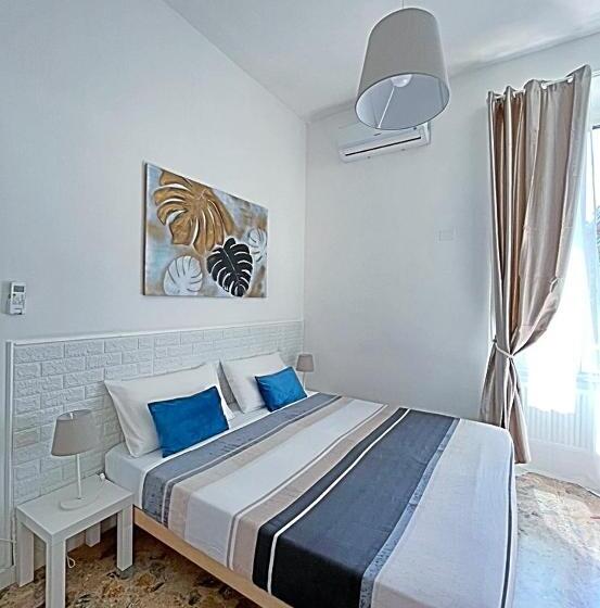 Quarto Estandar Banheiro Compartilhado, Pit Stop Ciampino Station