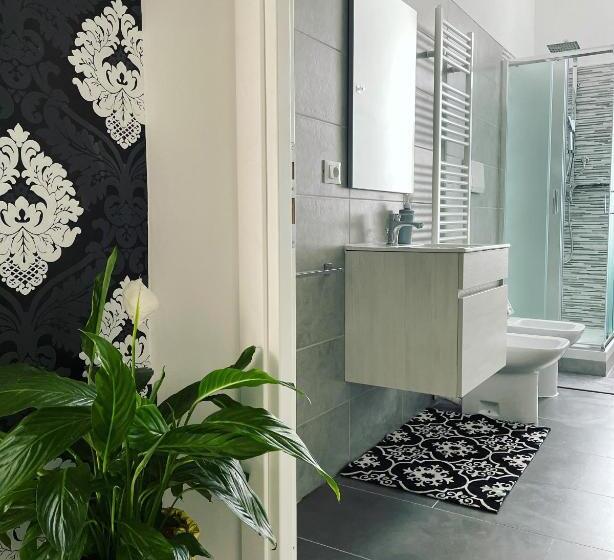Quarto Estandar Individual Banheiro Compartilhado, Pit Stop Ciampino Station