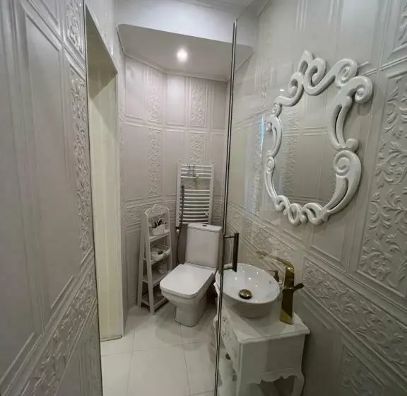 اتاق لوکس, Ami Residence Bucharest Airport,therme&free Parking Otopeni