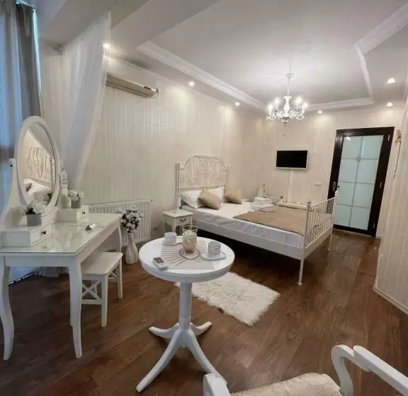 اتاق لوکس, Ami Residence Bucharest Airport,therme&free Parking Otopeni