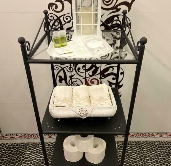 חדר סטנדרט עם מיטת קינג, Ami Residence Bucharest Airport,therme&free Parking Otopeni