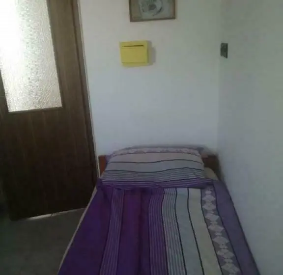 スタンダード４人部屋, Malomtavi Vendégház