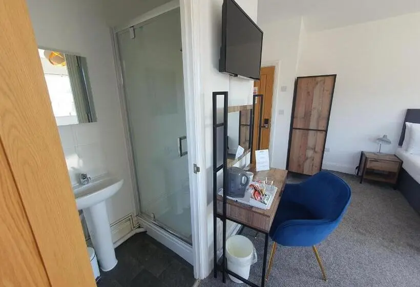 اتاق ساده سه‌ نفره, North Cambridge Guesthouse By Payman Club
