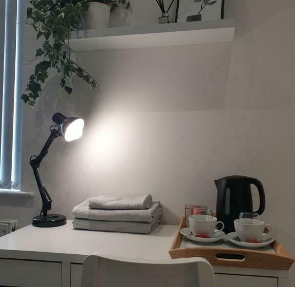 اتاق استاندارد با سرویس بهداشتی مشترک, Tropicana House