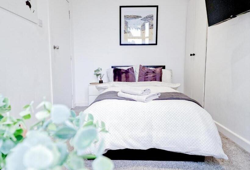 اتاق استاندارد یک تخته با سرویس بهداشتی مشترک, Tropicana House