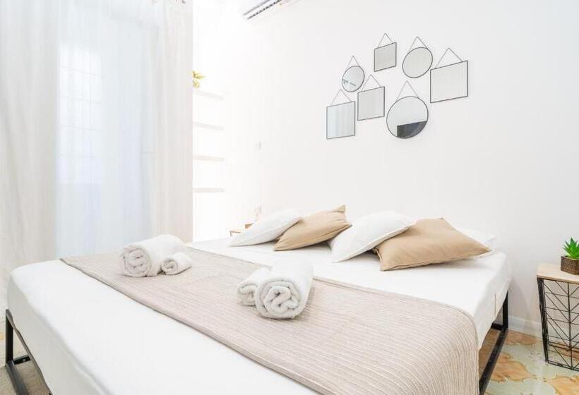 豪华房间, Home Sicily