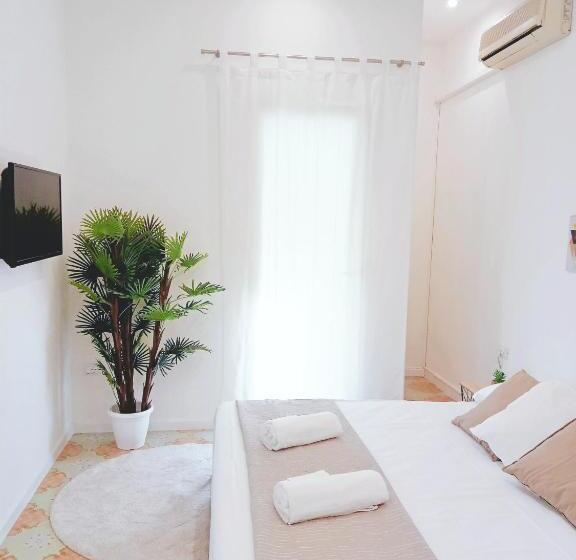 豪华房间, Home Sicily