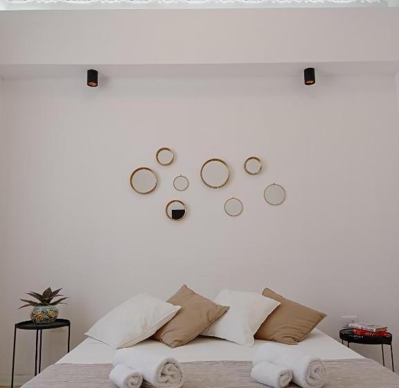 小型套房带阳台, Home Sicily