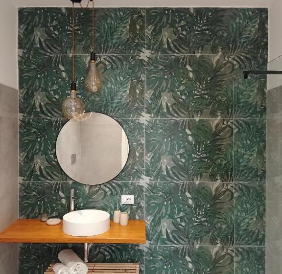 小型套房带阳台, Home Sicily