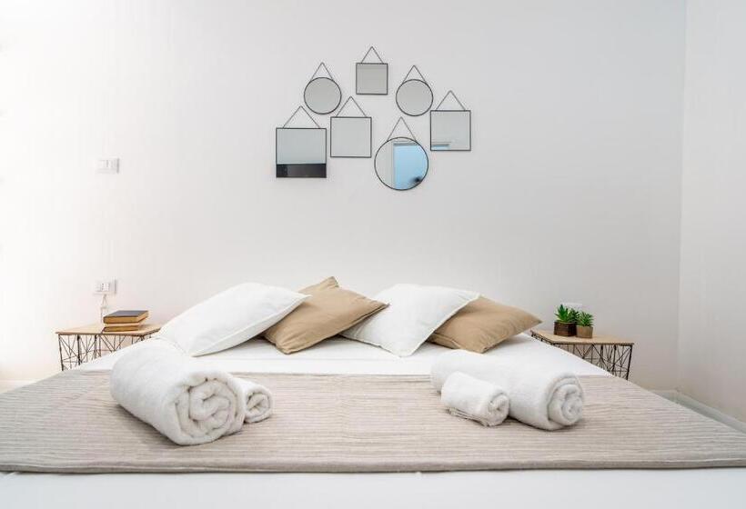 豪华房间, Home Sicily