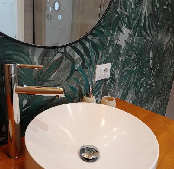 小型套房带阳台, Home Sicily