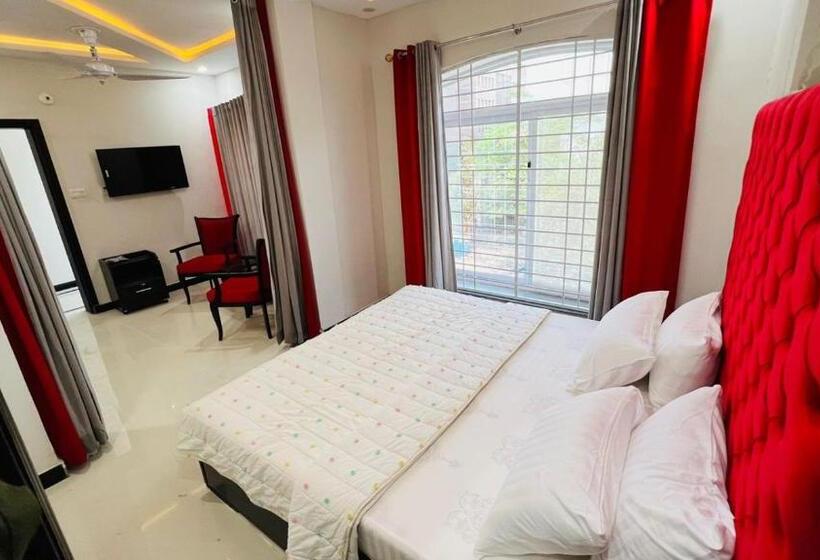 اتاق خانوادگی, 11