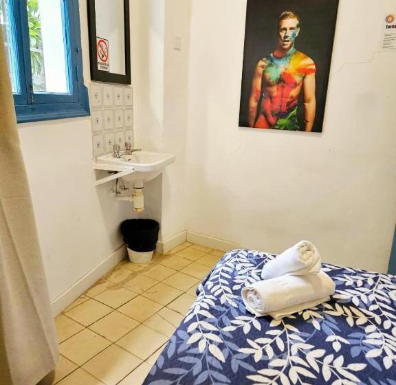 اتاق استاندارد یک تخته با سرویس بهداشتی مشترک, Arc House Mezquita - Adults Only