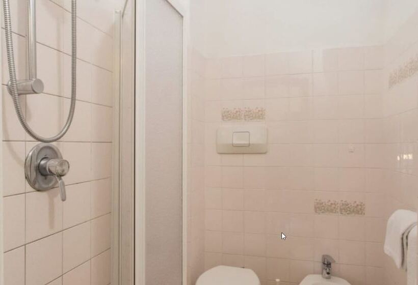 Camera Quadrupla Standard Vista Mare, Boston