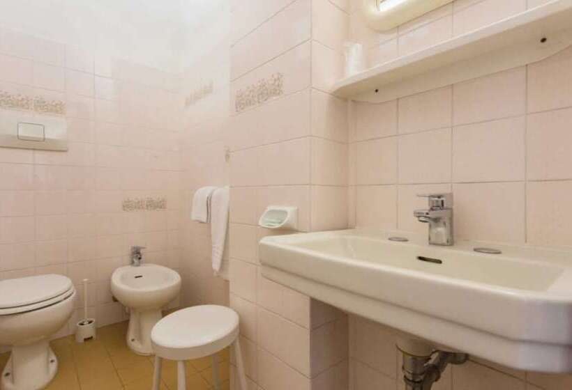 Camera Quadrupla Standard Vista Mare, Boston