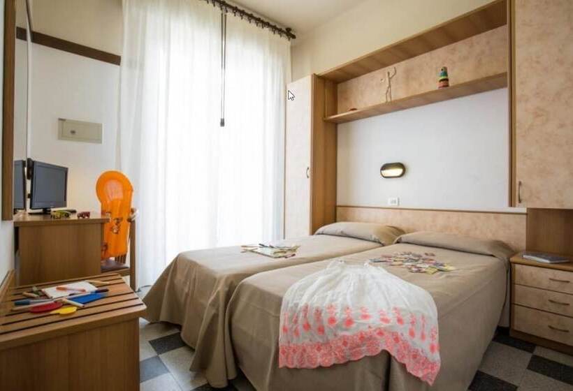 Camera Quadrupla Standard Vista Mare, Boston