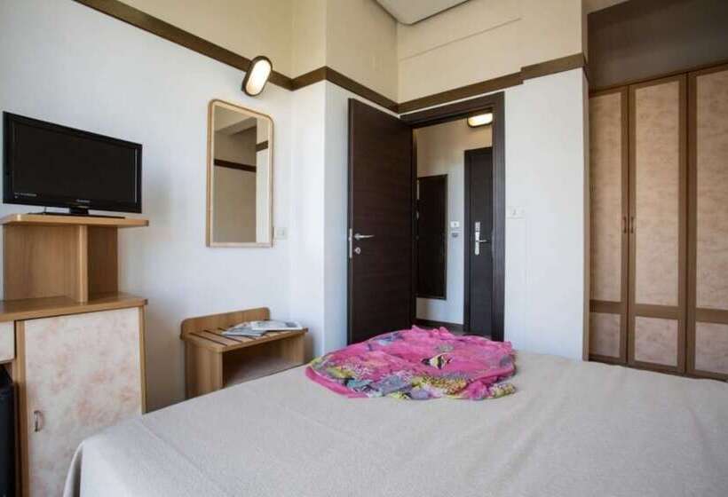 Camera Quadrupla Standard Vista Mare, Boston