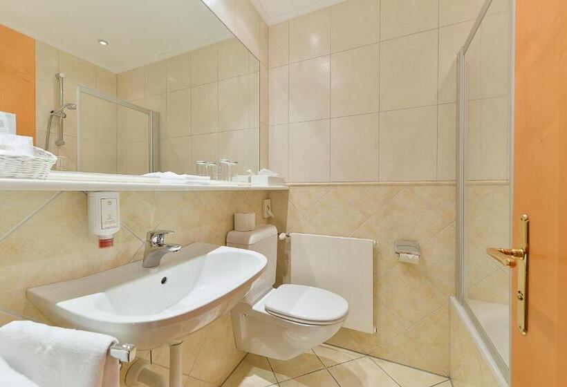 Comfort room with balcony, Das Schiff In Den Bergen