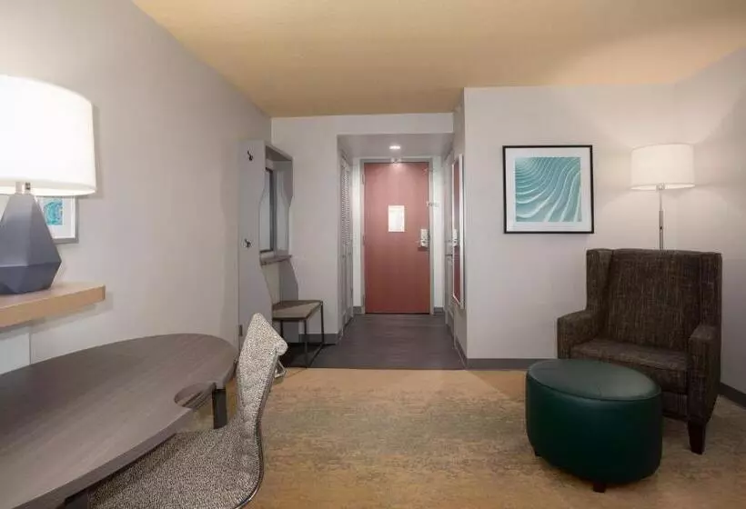 اتاق استاندارد با تخت بزرگ, Holiday Inn Winchester Southeast Historic Gateway, An Ihg