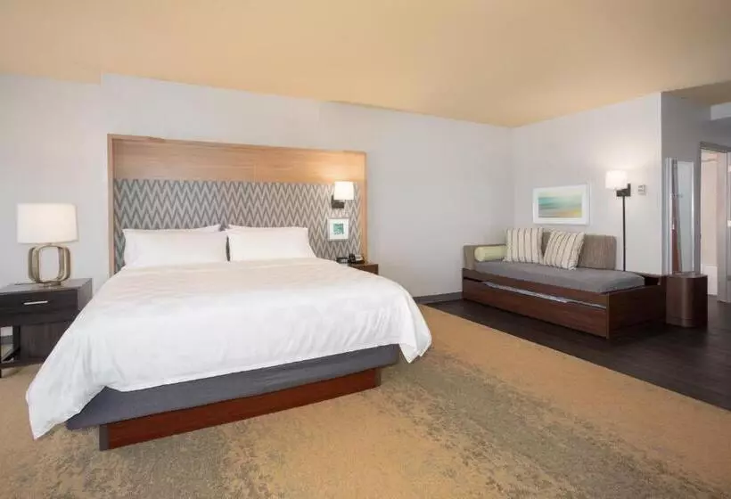 اتاق لوکس با تخت بزرگ, Holiday Inn Winchester Southeast Historic Gateway, An Ihg