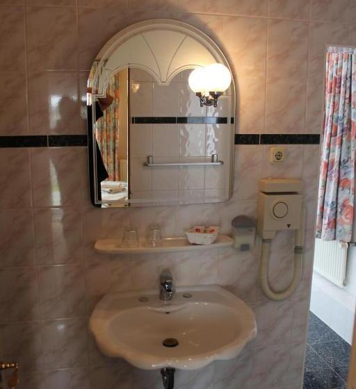 スタンダードルーム, Im Wiesengrund